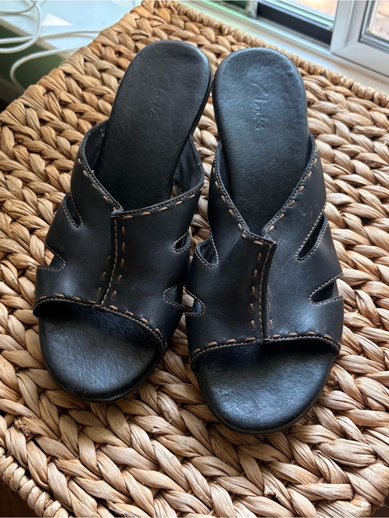 Clarks Shoes - Clarks Artisan Collection Women's Black Leather Sandals 9M EUC Contrast Stitch